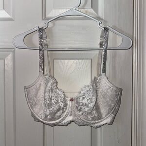 Victoria's Secret Lace Underwire Bra - White and Silver